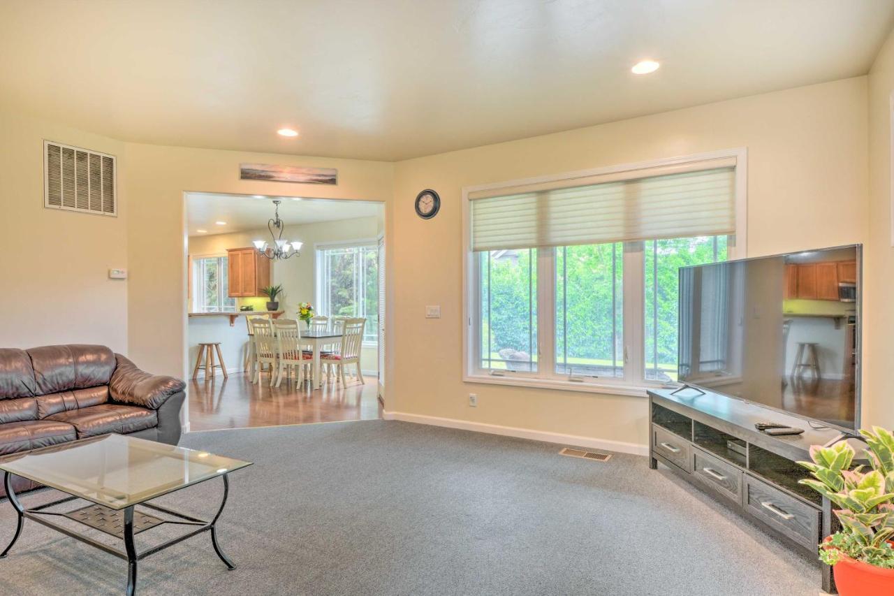 Charming Medford Getaway About 4 Miles To Downtown!别墅 外观 照片